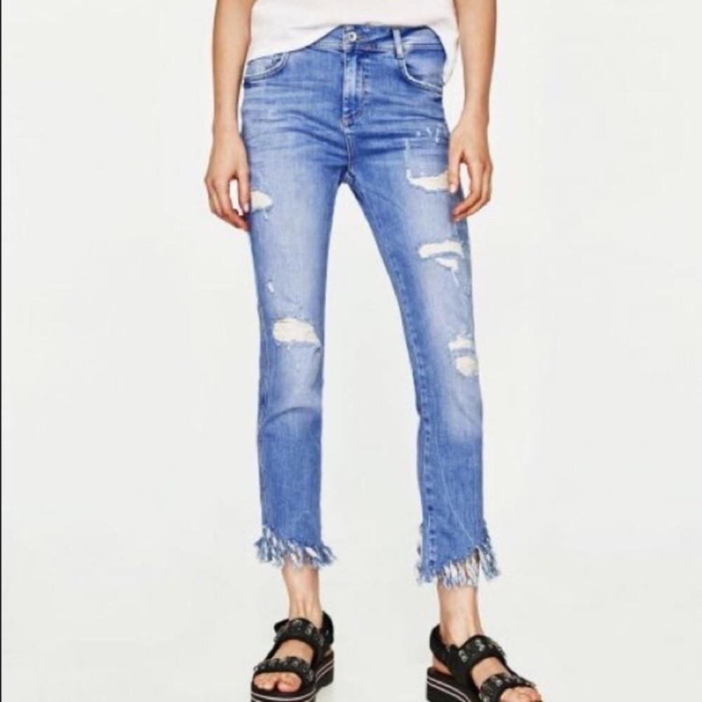 Zara Trafaluc Denimwear Light Wash Ripped Jeans Uneven Frayed Hem | 6